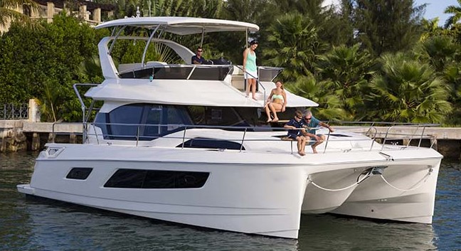 Marine Max Charter 443 running and lifestyle in Miami, FL.