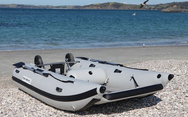 catamaran dinghy