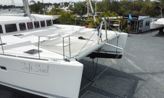 Lagoon-550-1