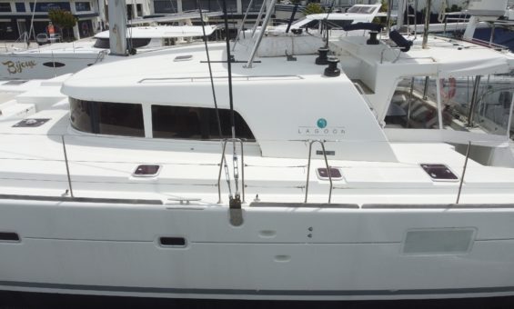 Lagoon-550-5