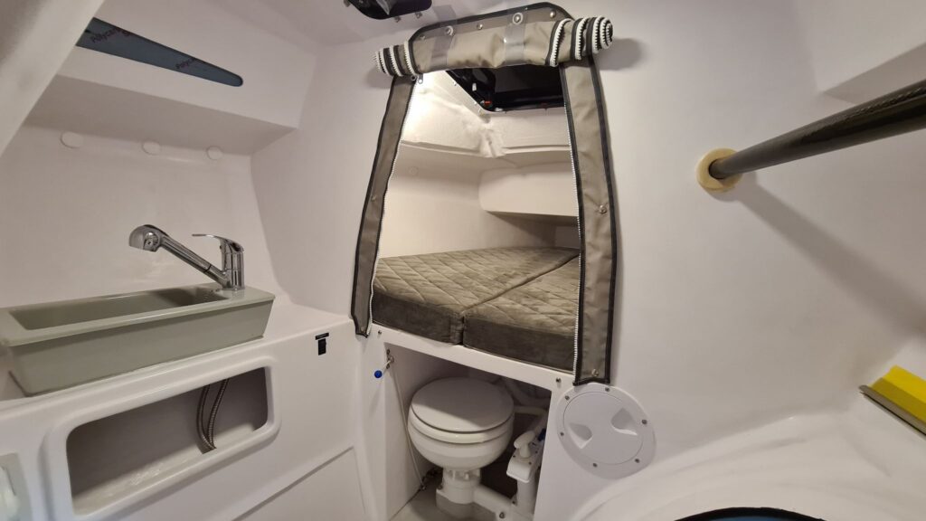 Corsair 880 Cabin