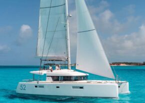 LAGOON 52